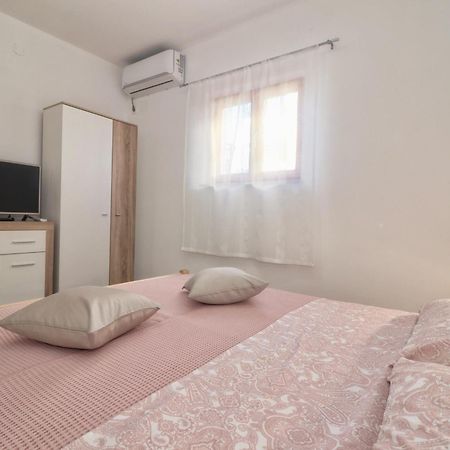 Studio Apartman Edy 3 Пула Экстерьер фото