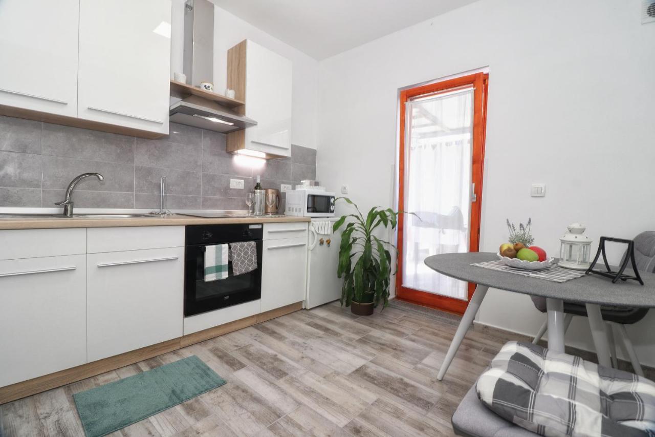 Studio Apartman Edy 3 Пула Экстерьер фото